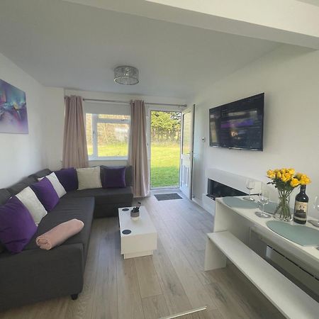 Look No Further Gorgeous Newly Renovated Contemporary Chalet Sandown Bay Holiday Centre Dış mekan fotoğraf